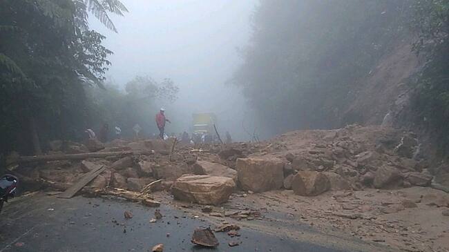 Cierres viales en el Huila por lluvias.