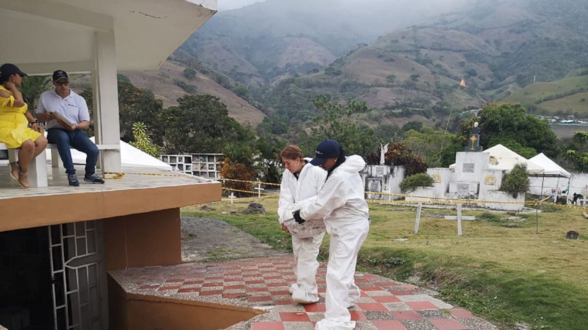 Encuentran otros siete cuerpos que serían de falsos positivos en Dabeiba