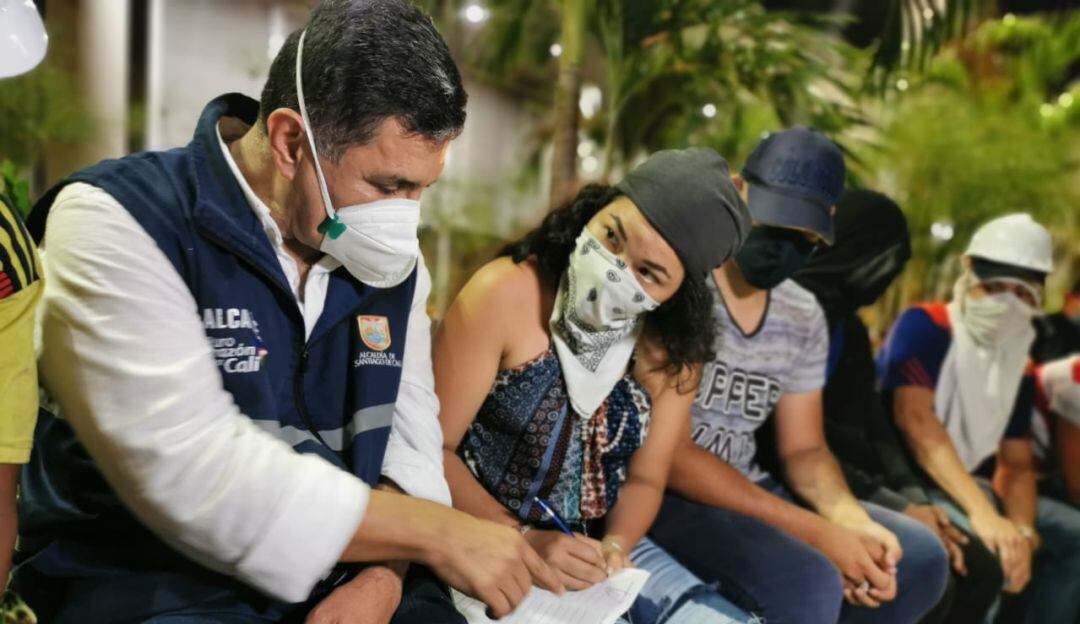 Firma de pacto entre alcaldía y grupo de resistencia del Paso del Comercio