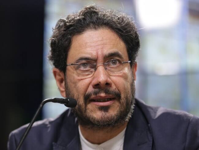 Alias el ‘Rolo’ no hace parte de la lista de negociadores del ELN, según el senador Cepeda