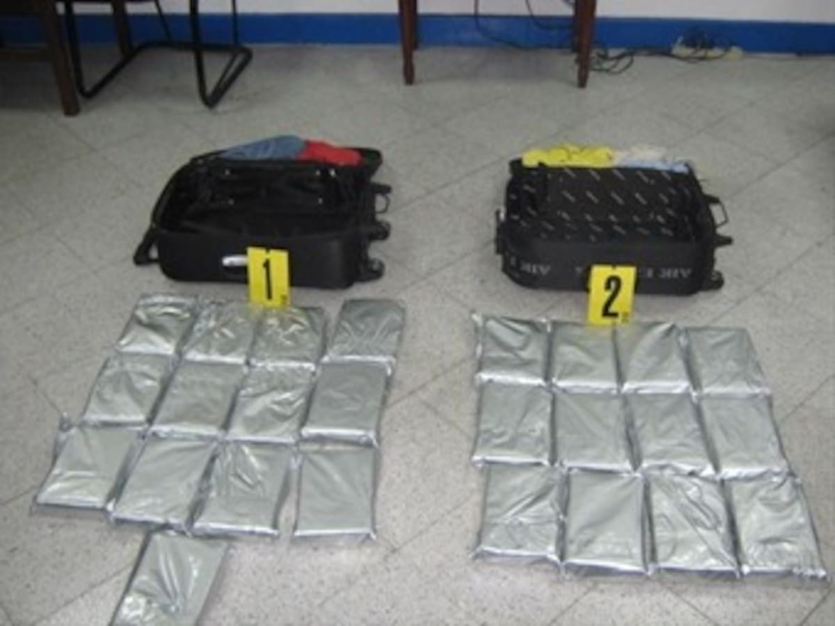 En San Andrés decomisan cocaína en maletas que eran transportadas por cuatro personas