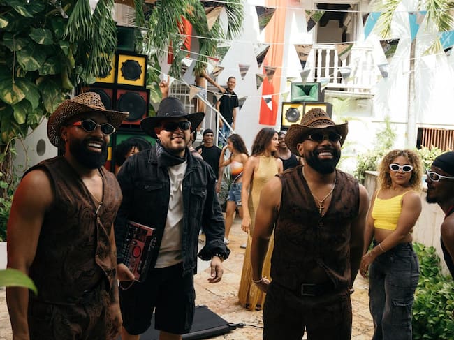 lanzan oficialmente #elazote su nuevo hit mundial