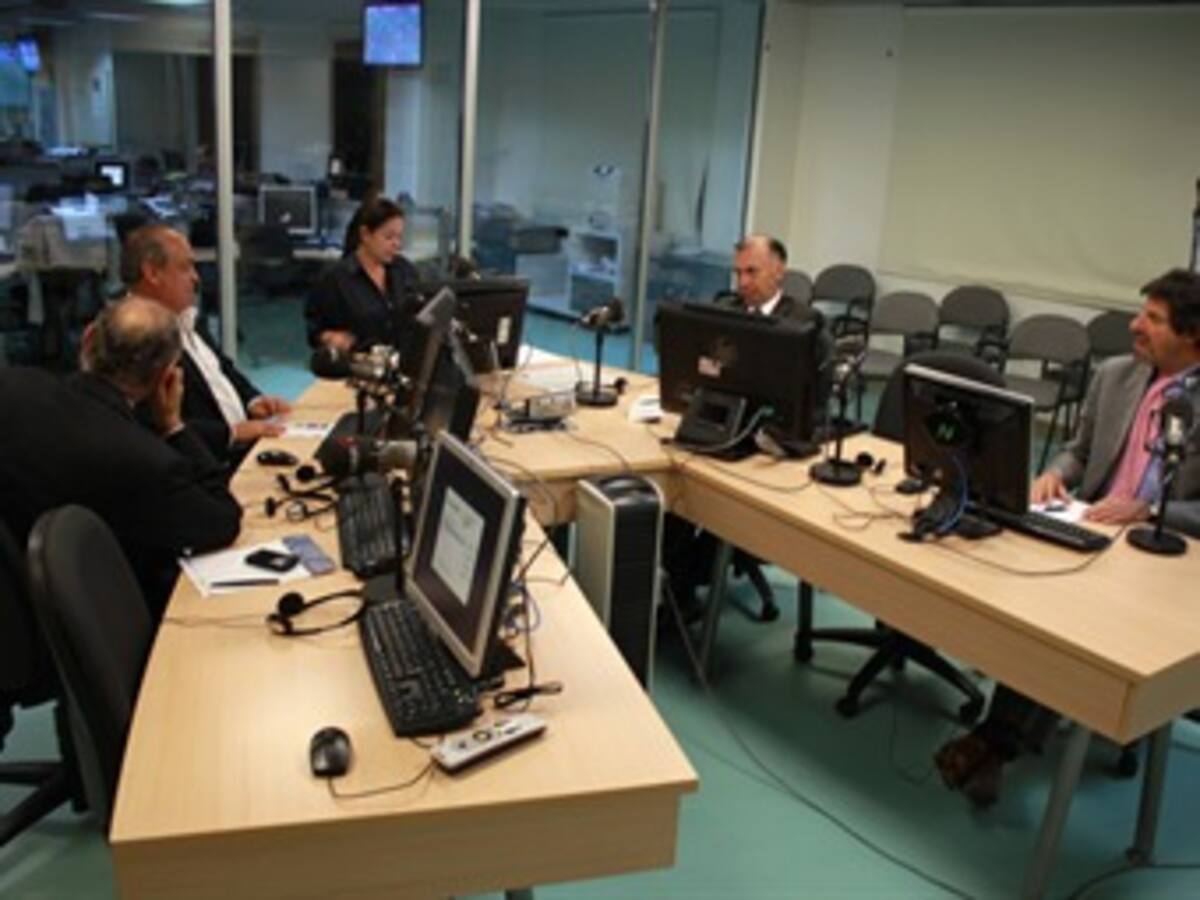 HORA 20. El momento es propicio para un proceso de paz: Juan Gabriel Uribe