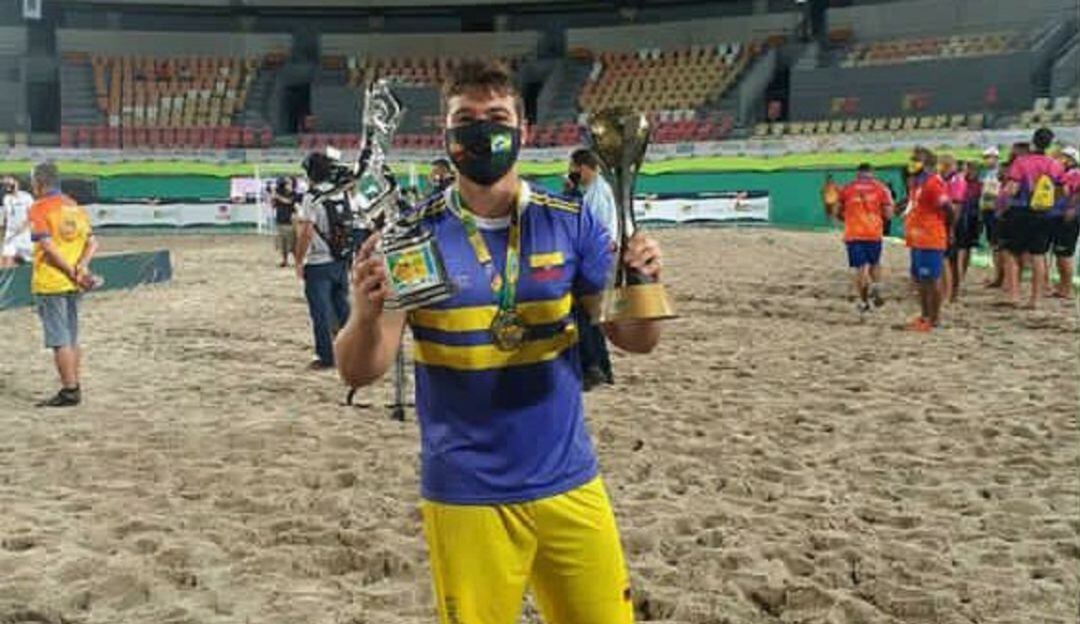 Sergio Vélez, elegido como mejor arquero en el Mundial de Fútbol de Arena