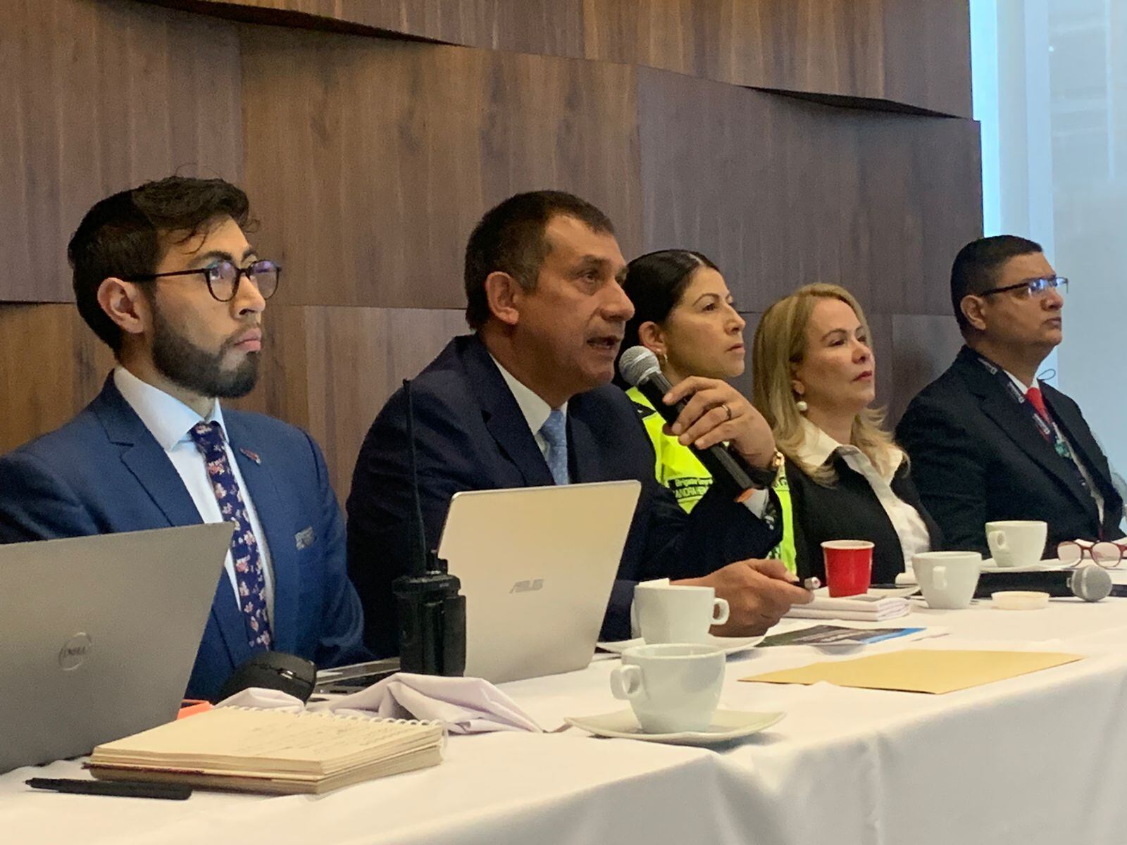 Autoridades de seguridad del Distrito.