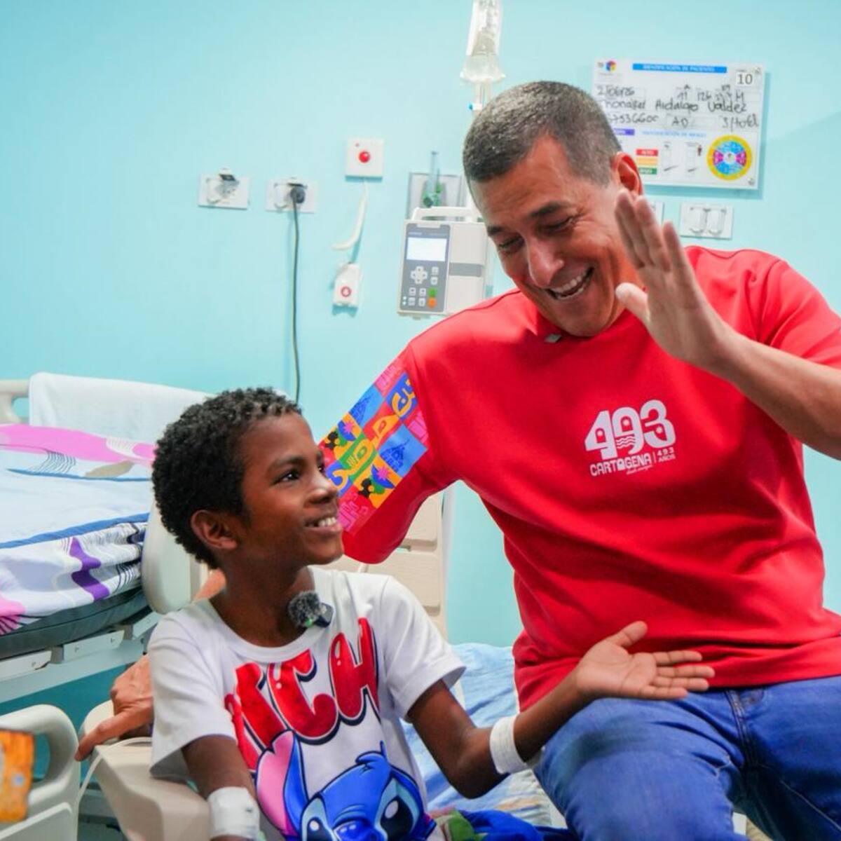 Alcalde Dumek Turbay visitó a Yonaiker en la Casa del Niño