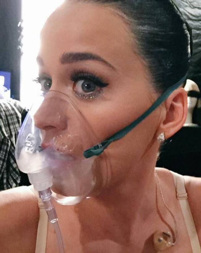 Katy Perry bromeó con la altura de Bogotá.
