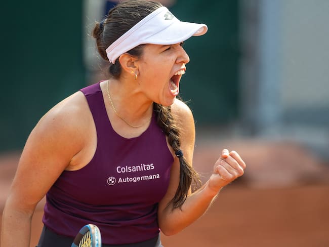 Camila Osorio festeja su victoria en la primera ronda de la qualy de Roland Garros. (Photo by Tim Clayton/Corbis via Getty Images)