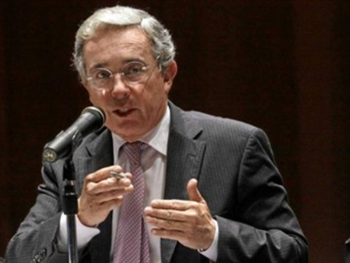 Defensa de Uribe recusa a investigador de ‘Yidispolítica’ en Congreso