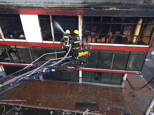 El incendio se presentó en la calle 19 entre carreras cuarta y quinta de Ibagué