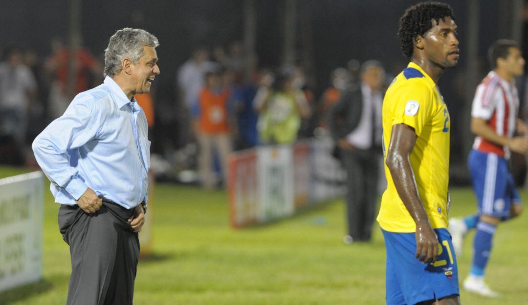 Reinaldo Rueda dirigiendo a Ecuador en Eliminatoria (2011)