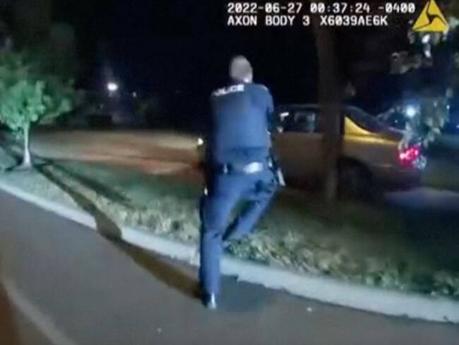 La difusión de un video en el que se muestra la muerte de un hombre Afro acribillado por la policía desató conmoción en Akron, estado de Ohio