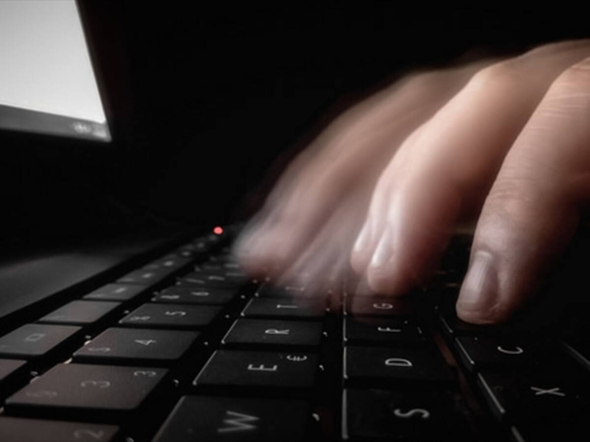 Semana cuestiona lista de correos en manos de inteligencia militar