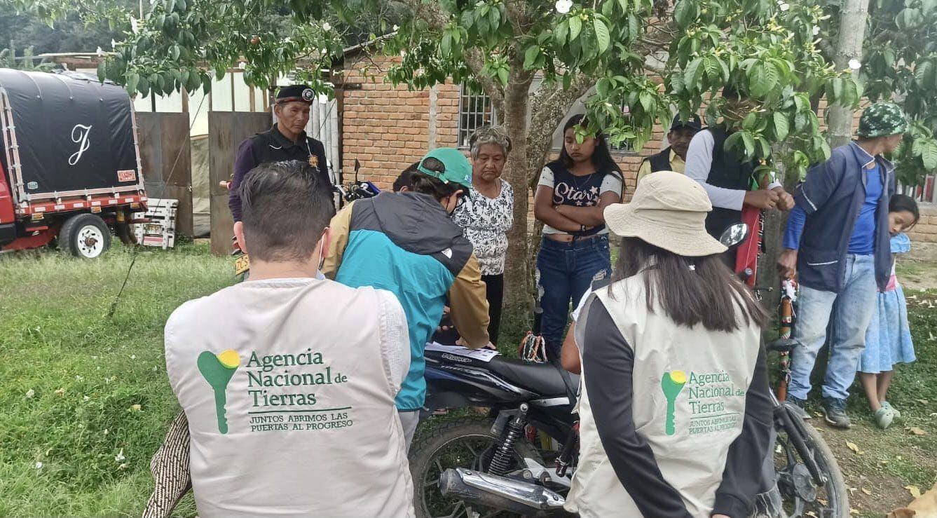 autoridad de tierras en el país denunció que están usando el nombre de la entidad