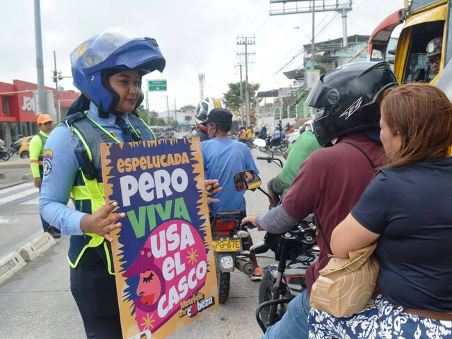 Incentivan el uso del casco entre las mujeres en Cartagena con la campaña “Mujer Cuida a Mujer”