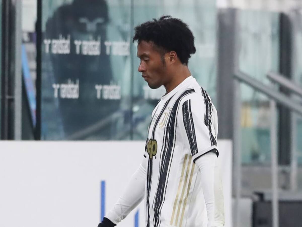 Dura entrada de Cuadrado le cuesta la expulsión en partido de Serie A