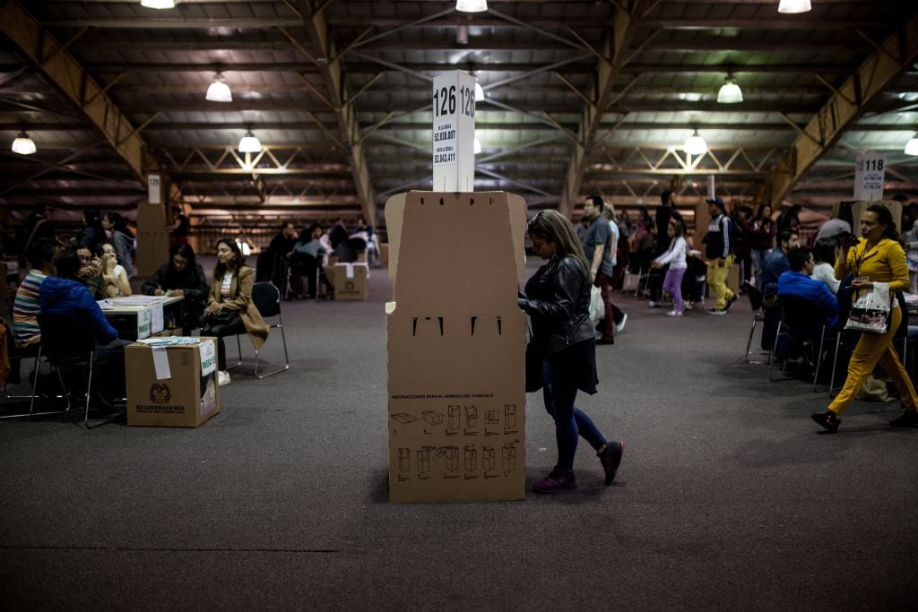 Según el más reciente Opinómetro de Datexco Company S.A. para W Radio, un 60% de encuestasdos sostuvieron que les sirve ver debates en medios de comunicación para decidir por cuál candidato votar