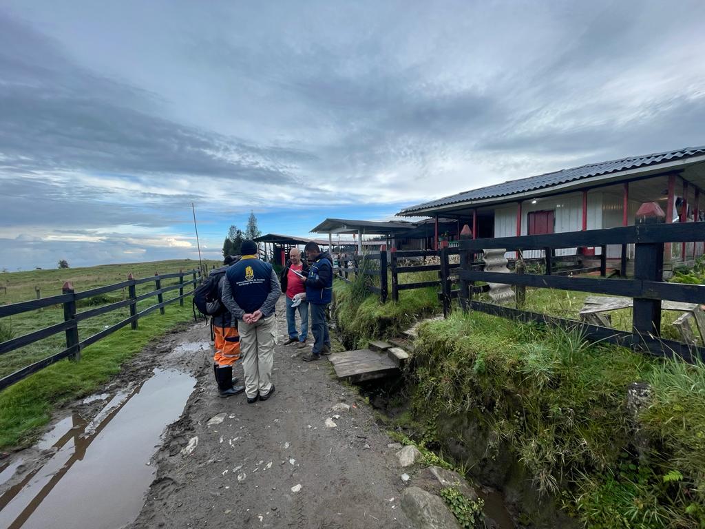 Visita a la zona de riesgo por probabilidad de erupción del volcán Nevado del Ruiz - Gobernación de Risaralda.