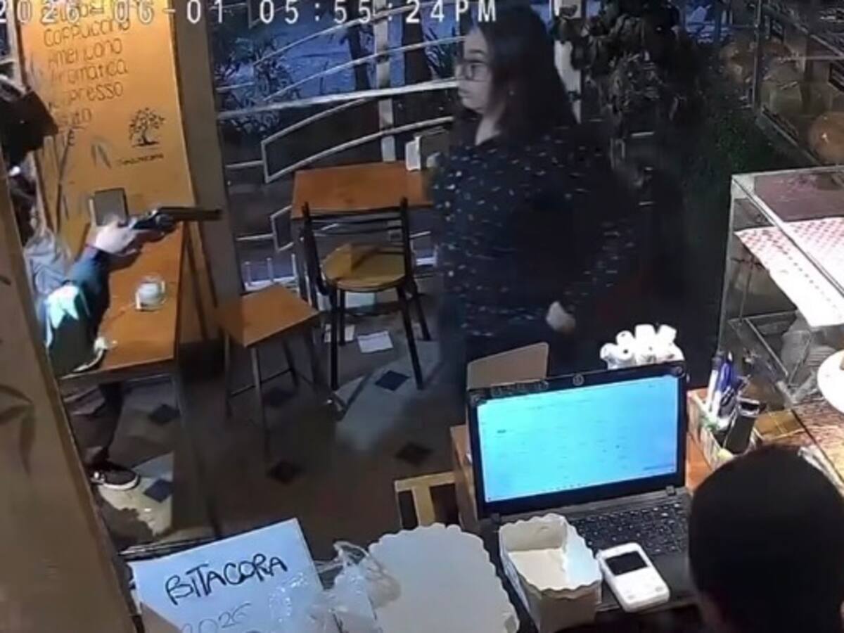 Violento atracó en una cafetería en Bogotá: en menos de 1 minuto se llevaron todo