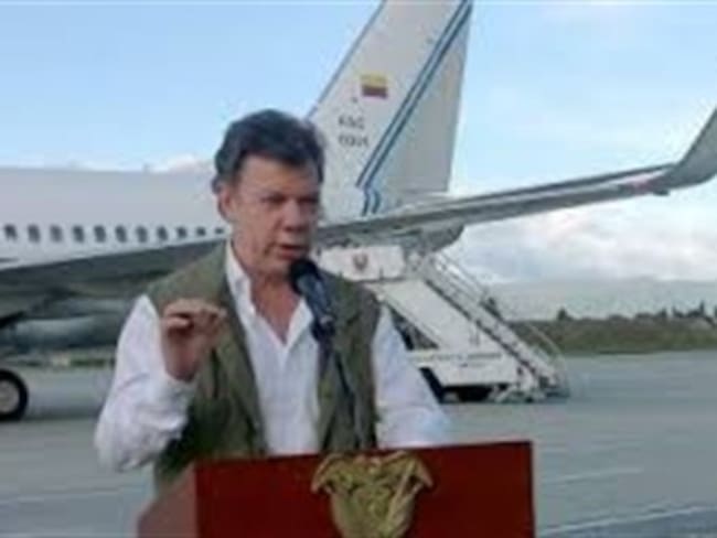 Santos anuncia &quot;maratónica&quot; visita a obras de infraestructura del país