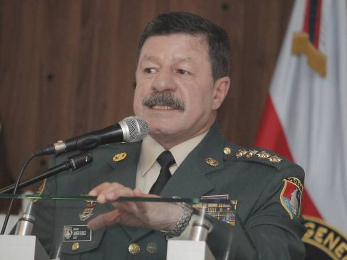 MinDefensa confirmó que el general Javier Flórez pidió la baja