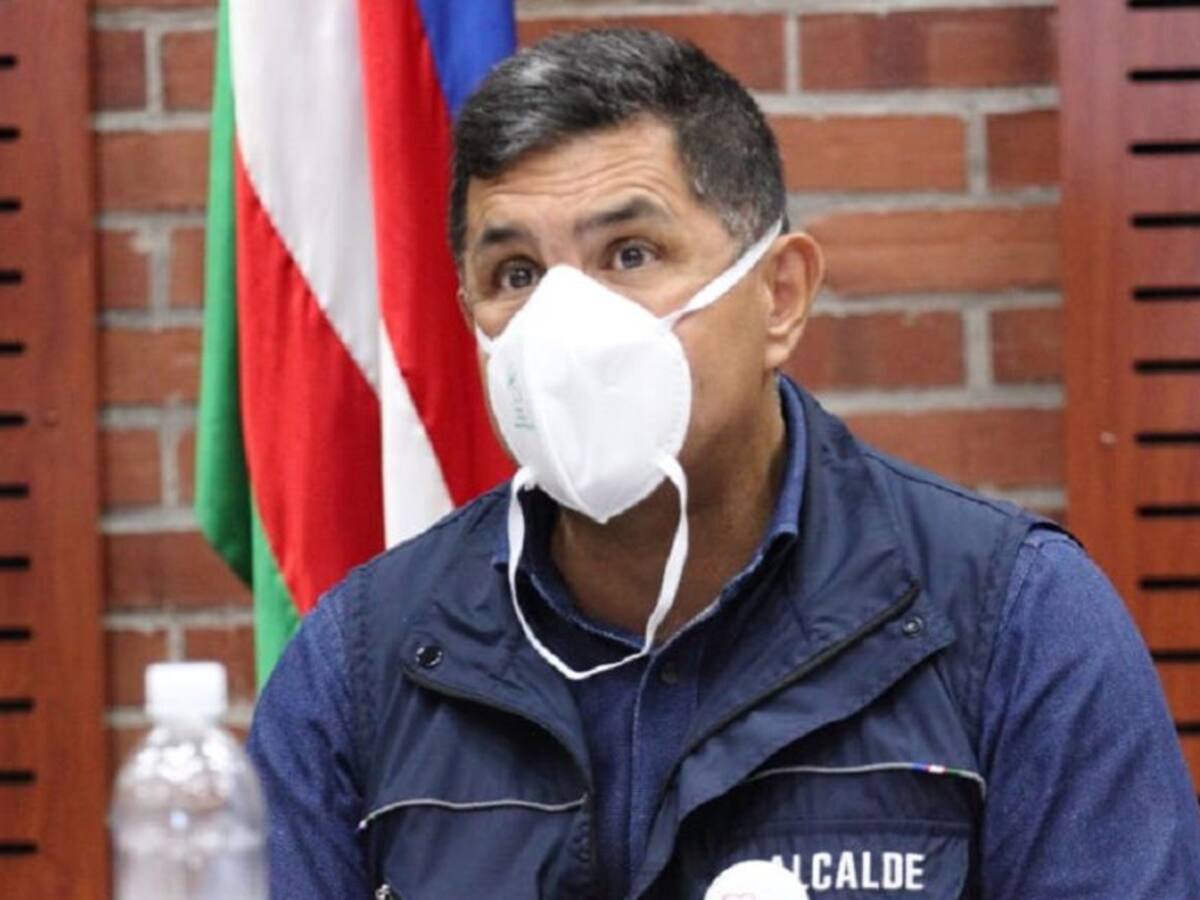 Alcalde de Cali con síntomas de COVID-19
