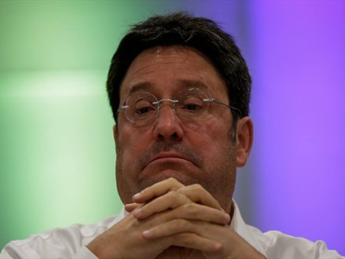 Somos distintos al mazacote que vive de alianzas: Francisco Santos