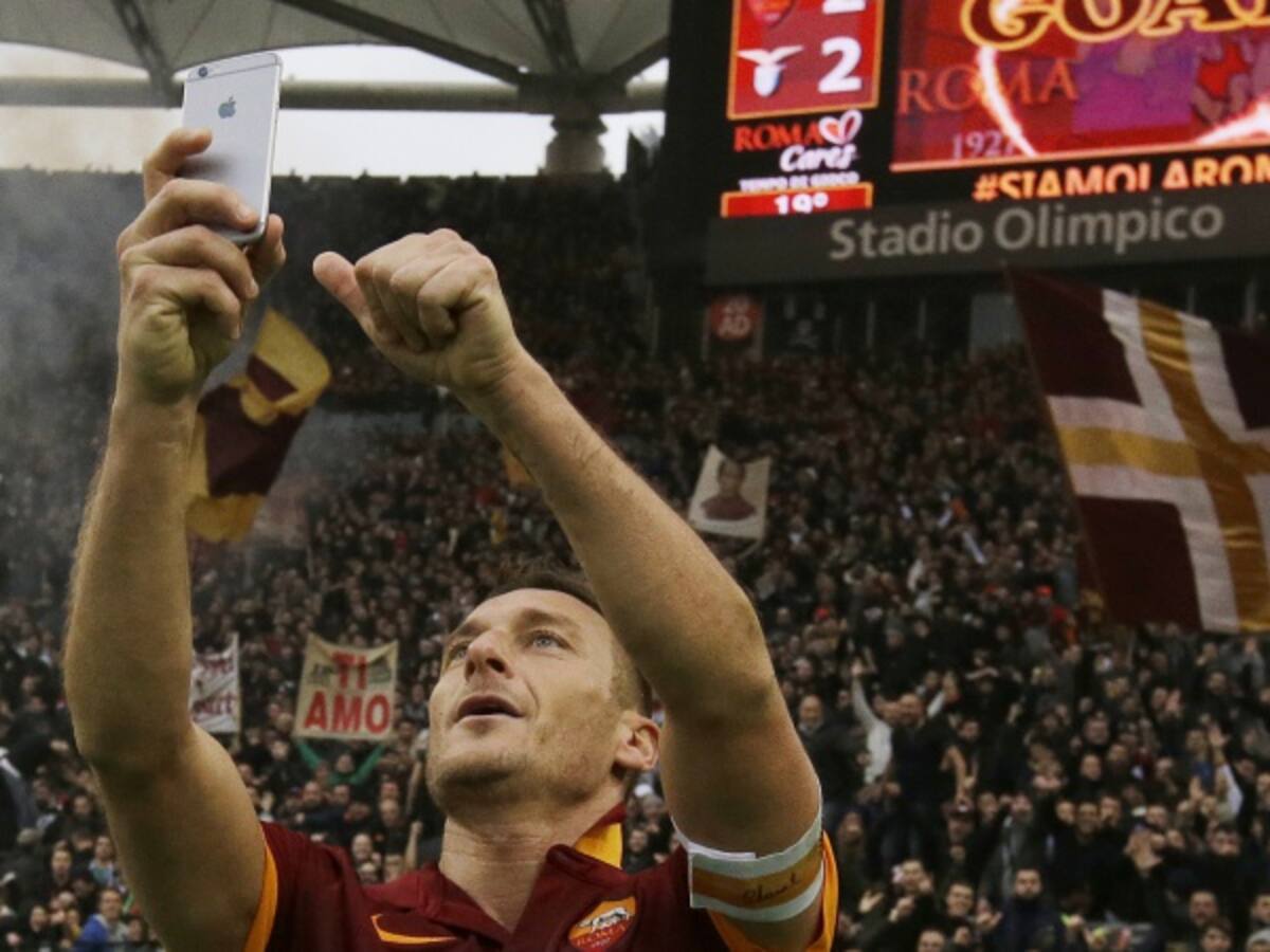 Totti renueva con la Roma hasta 2017