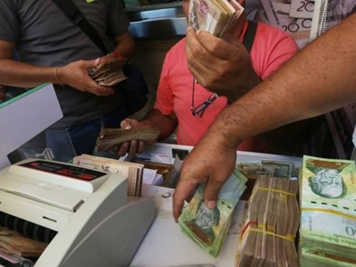 En Cúcuta hay más de 2 mil millones de bolívares en billetes de 100