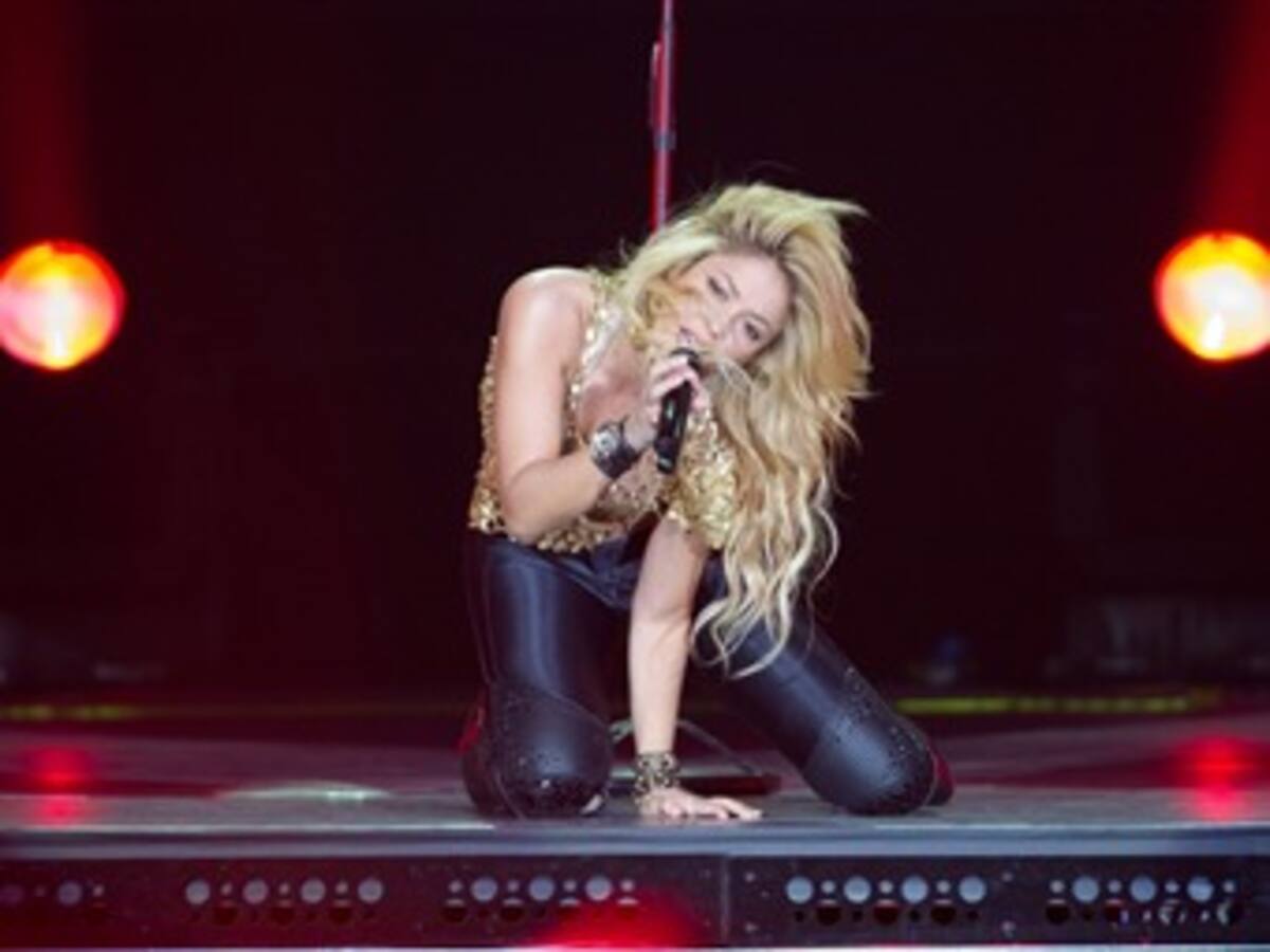Chávez agradece a Shakira la guitarra eléctrica que le envió de regalo