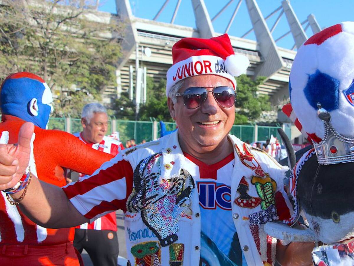 Shakira se une a la celebración del Junior por su octava estrella