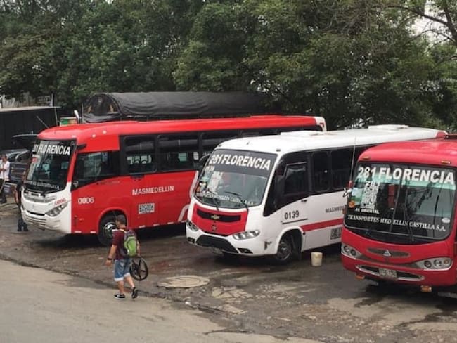 Ruta de bus de Transportes Medellín paró los carros por extorsiones