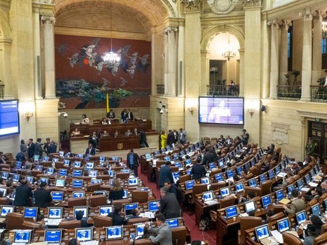 Proponen recortar equipos de trabajo de los congresistas