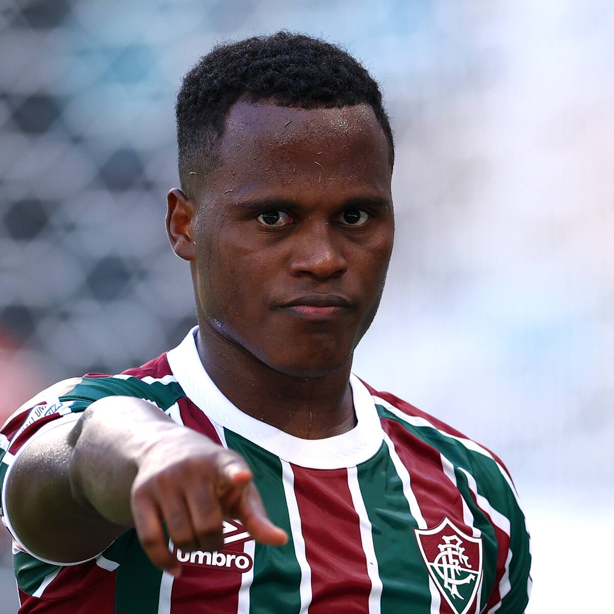 Jhon Arias tendría un salario menor en el Wolverhampton que el que recibe en Fluminense