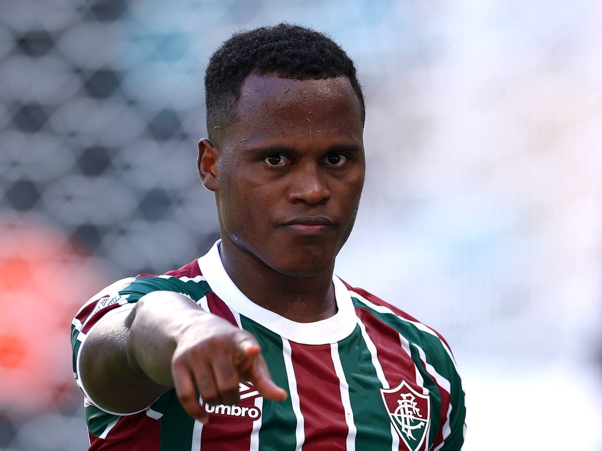 Jhon Arias tendría un salario menor en el Wolverhampton que el que recibe en Fluminense