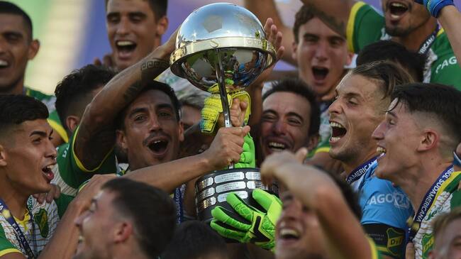 Defensa y Justicia festeja su primer título a nivel internacional.