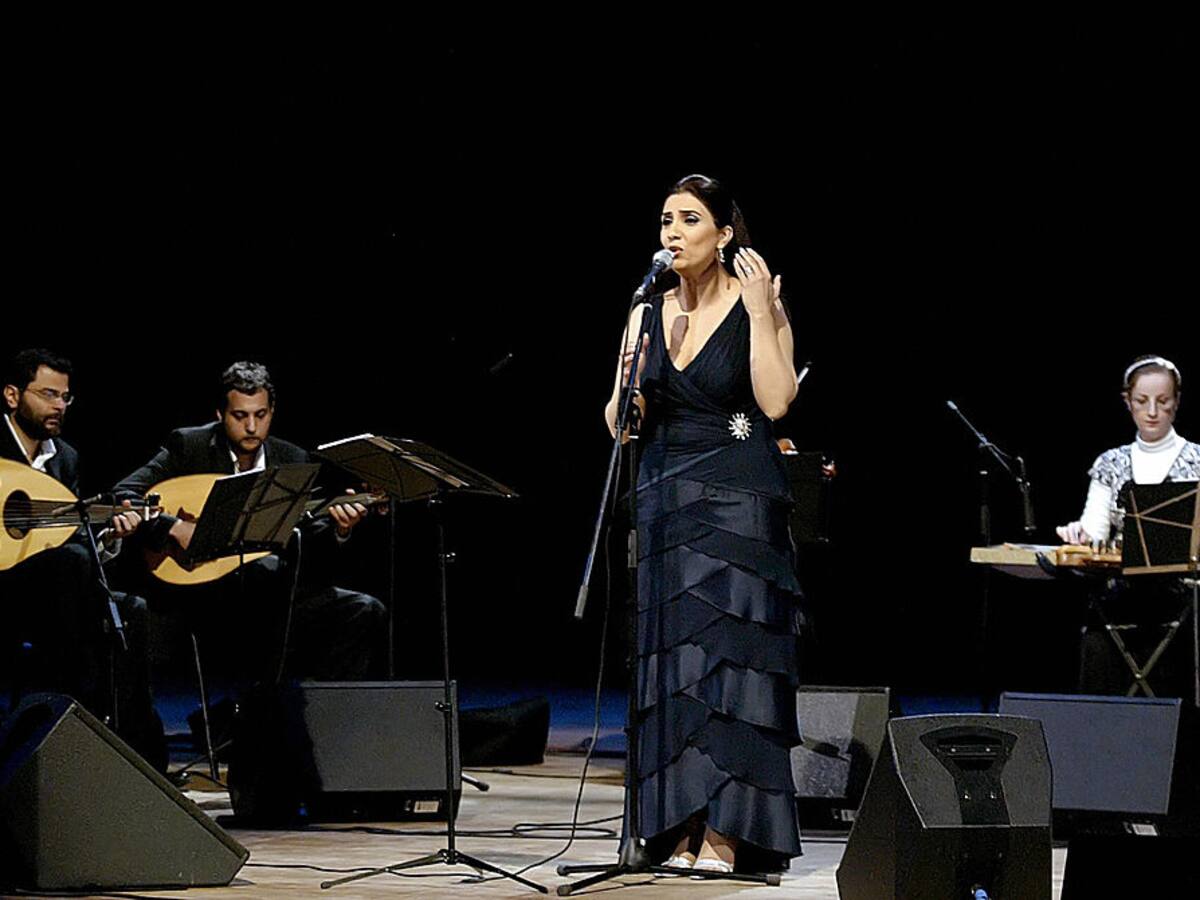 “Tengo mucha emoción de poder ir por primera vez a Bogotá”: cantante Ghada Shbeir