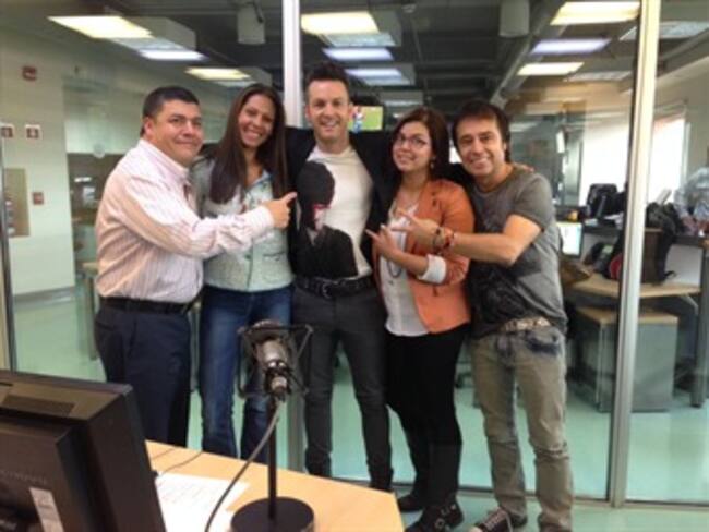 Axel presenta en Caracol Radio su más reciente disco "Tus ojos, mis ojos"