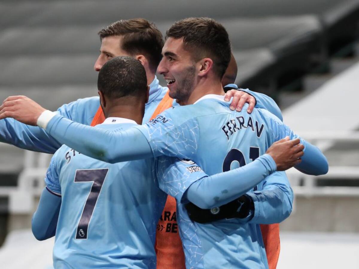 Un triplete de Torres le permite al City celebrar su título con victoria