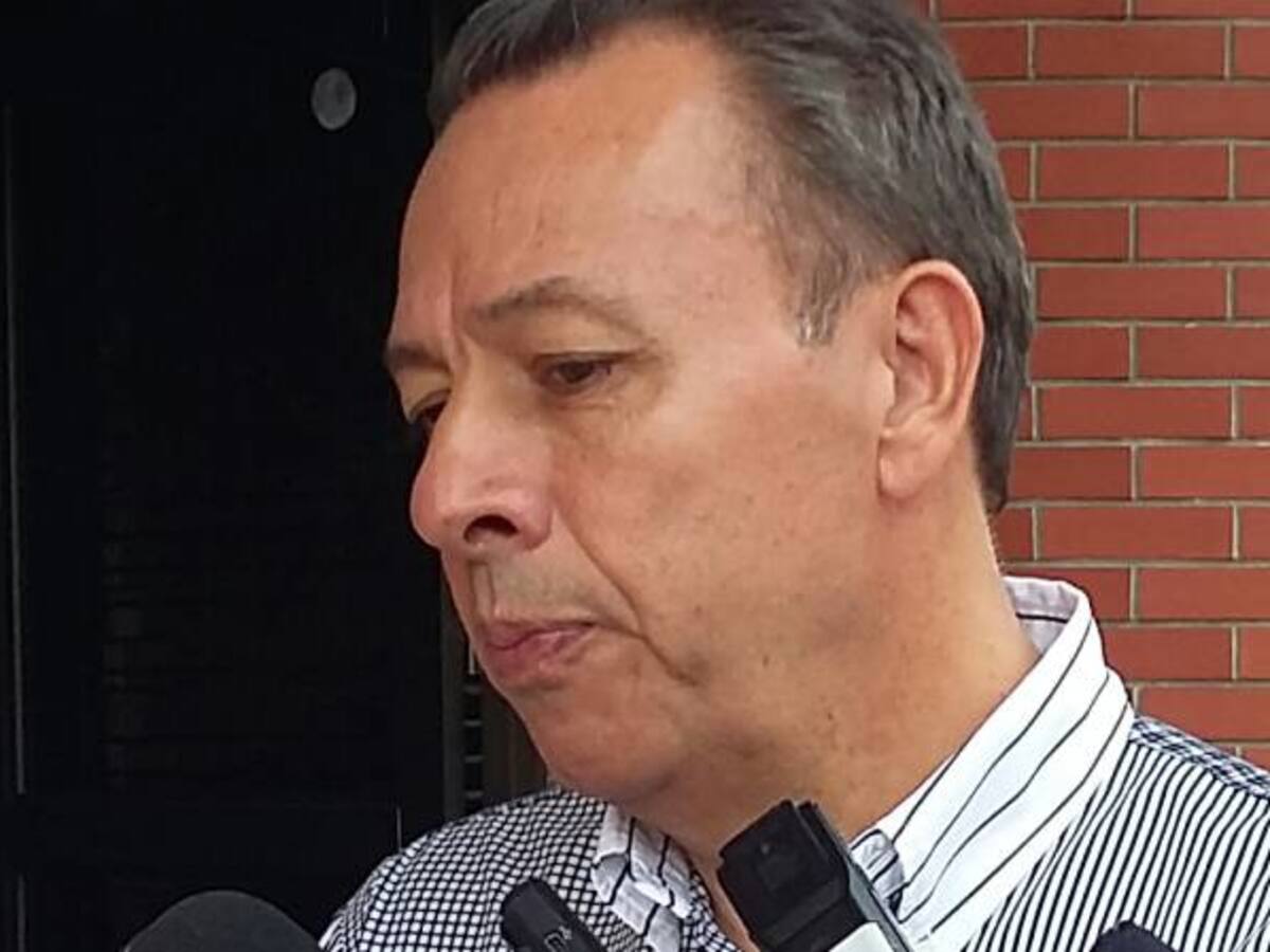 Jhon James Fernández continúa como director de la CRQ