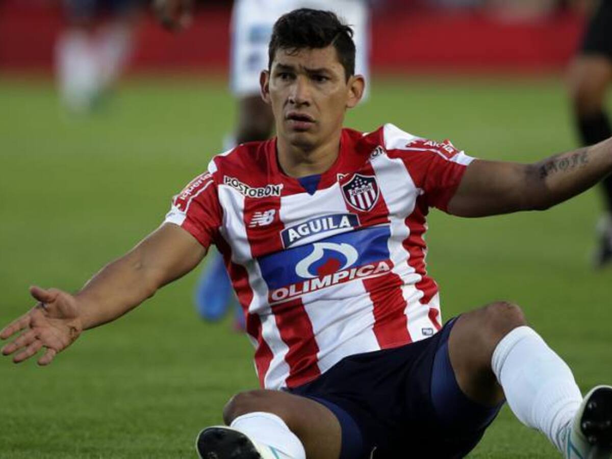 Periodista radial justifica ‘coque-teo’ por fotos de esposa de Ovelar