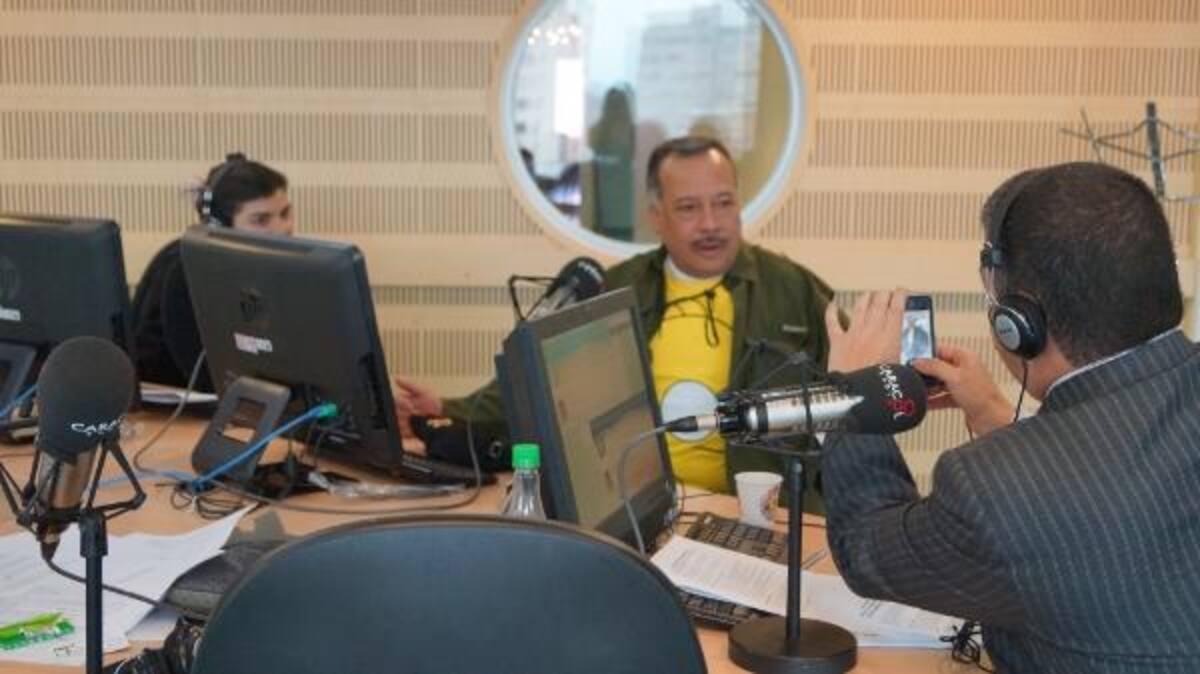 Vélez compartió durante la entrevista técnicas para aprender a hablar como Homero Simpson.
