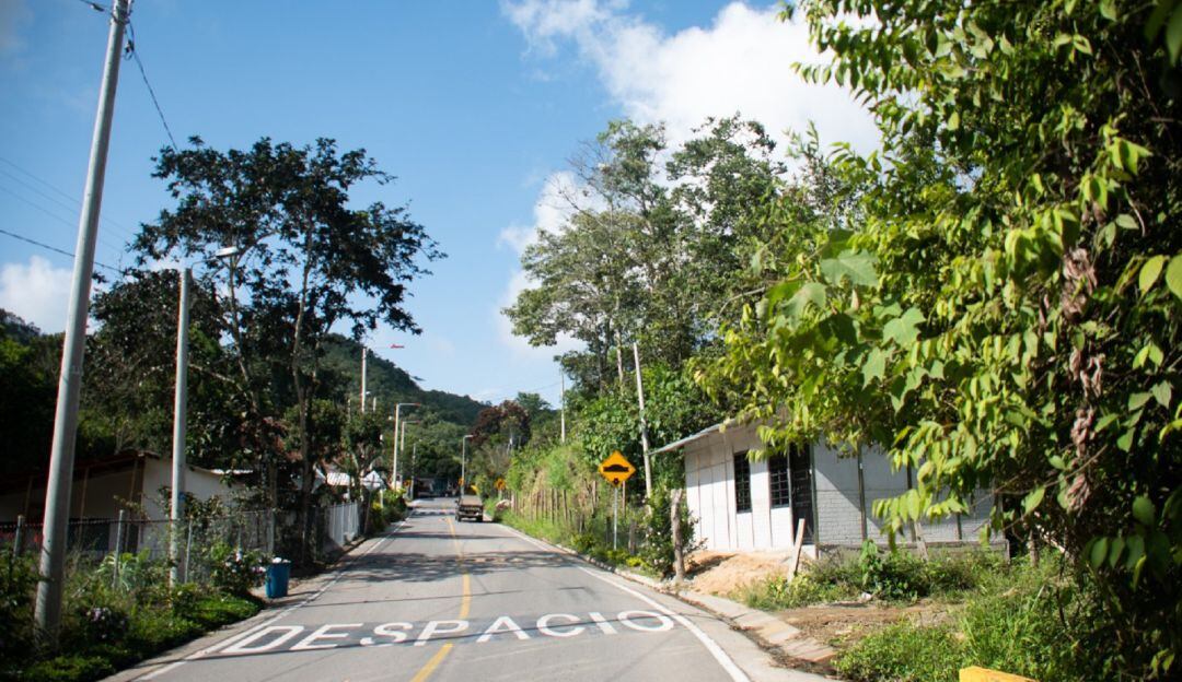 Vía a Alumbrado Público en San Bernardo en Ibagué