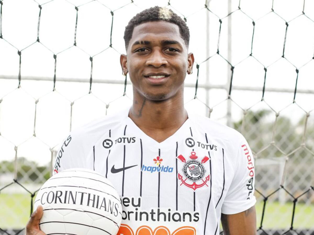 Ya puso la firma: Yony González es nuevo jugador del Corinthians