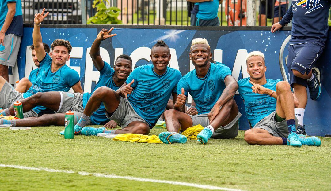 Ecuador visita a Paraguay esta tarde.