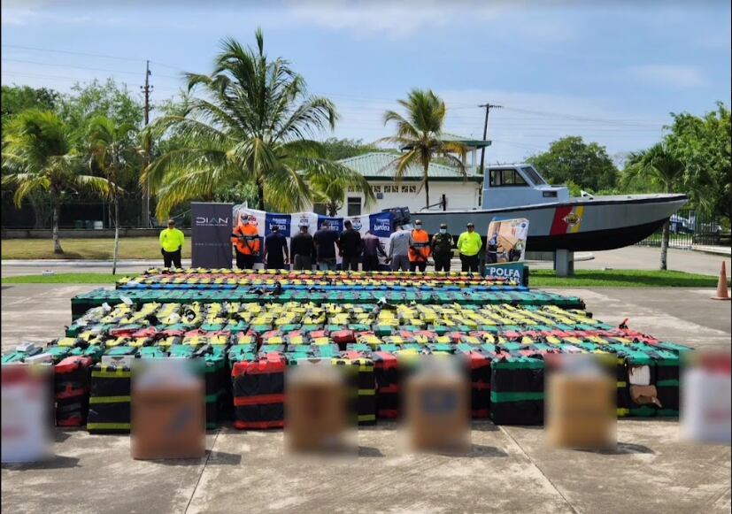 Cigarrillos de contrabando - foto Armada Nacional