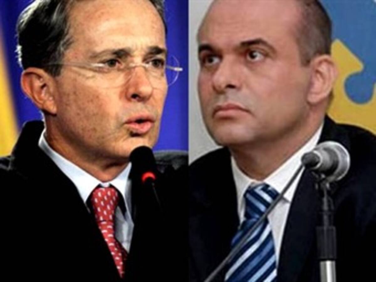 Uribe pide acelerar investigaciones sobre complot de Mancuso contra su familia