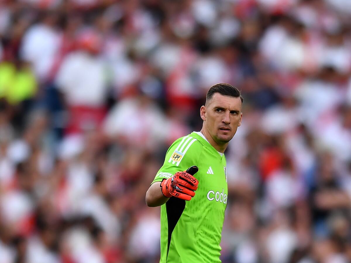 Franco Armani habría tomado una decisión que lo aleja de un posible regreso a Nacional