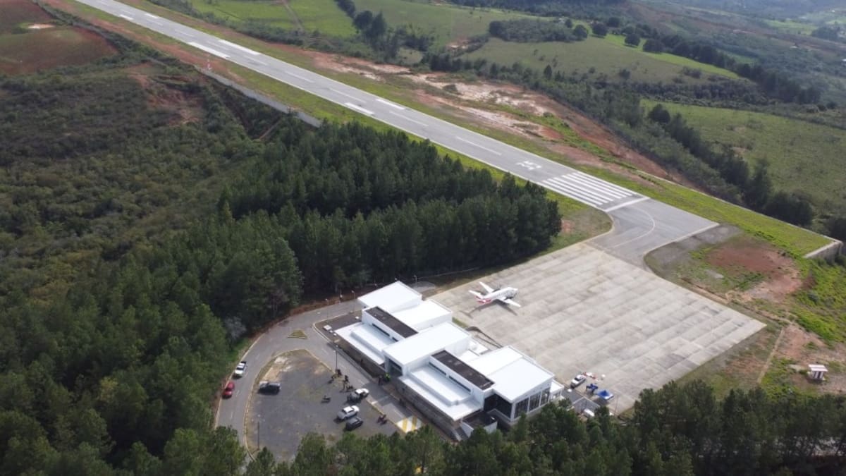 Lo inauguraron hace un año y ya hay daños en el aeropuerto Los Pozos