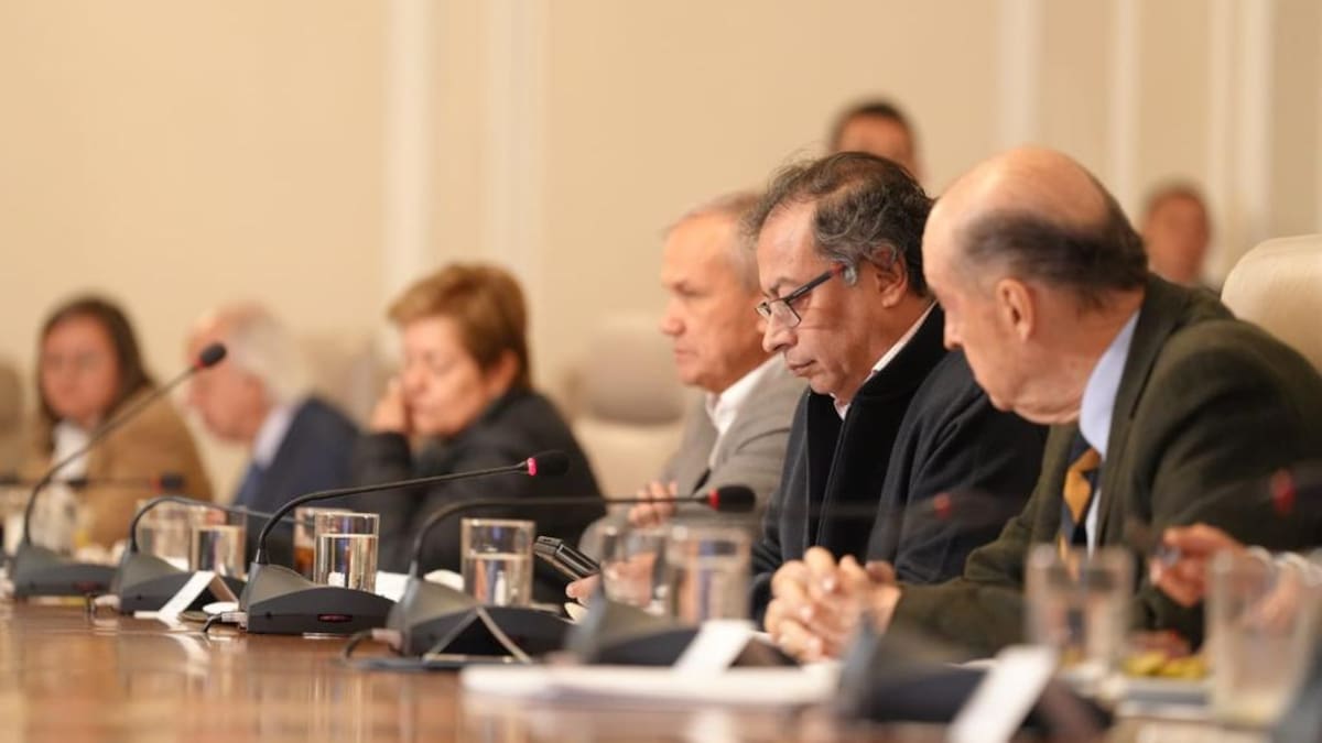 “Presidente, siga liderando con su ejemplo y sus ideas”: ministros respaldan a Petro